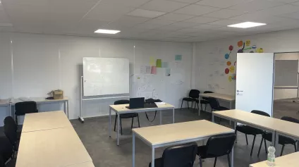 A LOUER BUREAUX 177 M2 BEAUVAIS - ZA LES CHAMPS DOLENT - Offre immobilière - Arthur Loyd