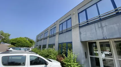 BUREAUX A LOUER 900m² - SECTEUR MAUPRETUIS A MEYLAN - Offre immobilière - Arthur Loyd