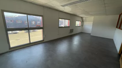 Bureaux à louer à MAROMME 76150 - Offre immobilière - Arthur Loyd