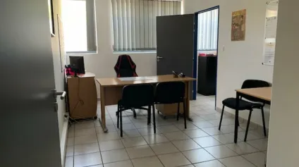 Bureaux à louer à Avignon avec parkings privatifs et accès transports - Offre immobilière - Arthur Loyd