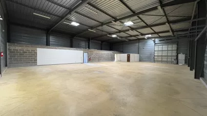 A LOUER LOCAL D'ACTIVITÉ 452 M2 FITZ JAMES - Offre immobilière - Arthur Loyd