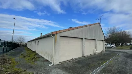VENTE 743m2 BUREAUX AVEC GARAGE LA CRECHE PROCHE PEAGE - Offre immobilière - Arthur Loyd