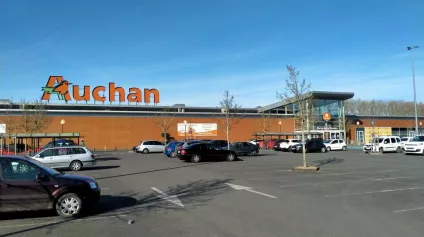 A LOUER CELLULE COMMERCIALE AU SEIN DE LA GALERIE AUCHAN CHATELLERAULT SUD (86) - Offre immobilière - Arthur Loyd