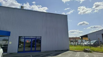 A LOUER LOCAL COMMERCIAL ACTIVITES B TO B SUR CHATELLERAULT NORD (86) - Offre immobilière - Arthur Loyd