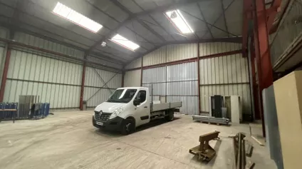 OPPORTUNITE LOCATION 1800m2 LOCAL DE STOCKAGE PROCHE LECLERC - Offre immobilière - Arthur Loyd