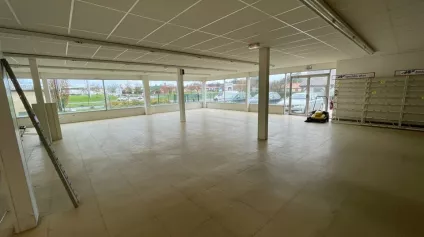 OPPORTUNITE LOCATION 3170m2 LOCAL COMMERCIAL PROCHE LECLERC - Offre immobilière - Arthur Loyd