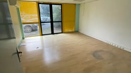 OPPORTUNITE BESSINES LOCATION BUREAUX 496m2 AVEC PARKINGS - Offre immobilière - Arthur Loyd
