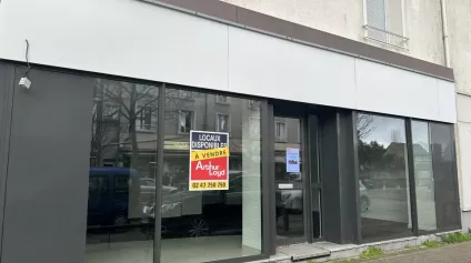 SAINT PIERRE DES CORPS BUREAUX A VENDRE 70 M² AXE TRAVERSANT ET PARKINGS - Offre immobilière - Arthur Loyd