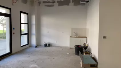 6 locaux lumineux de 100 à 200m2 à vendre ou à louer avec accès PMR à Soissons. - Offre immobilière - Arthur Loyd