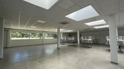 1400m2 environ de bureaux et 220m2 environ d'annexes à vendre à Bresles - Offre immobilière - Arthur Loyd