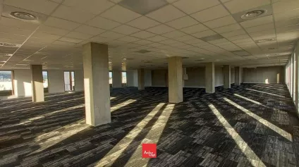 BUREAUX NEUFS A LOUER 432M² A ECHIROLLES AVEC PARKINGS - Offre immobilière - Arthur Loyd