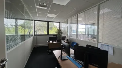 Plateaux de bureaux à louer à Villenave-d'Ornon avec parkings inclus - Offre immobilière - Arthur Loyd