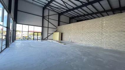 LOCAUX COMMERCIAUX NEUFS A LOUER - Offre immobilière - Arthur Loyd