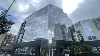 Bureaux rénovés à proximité de la Défense - Nombreux services - Offre immobilière - Arthur Loyd