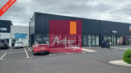 LOCAL COMMERCIAL 528 m² A LOUER LEMPDES AXE PASSANT - Offre immobilière - Arthur Loyd