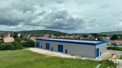 LOCAL D'ACTIVITE - ENTREPOT à LOUER de 940 m² - Offre immobilière - Arthur Loyd