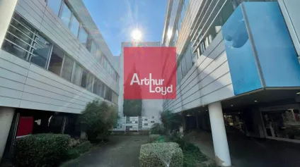 Local professionnel Nîmes - Valmédica : Bureaux 70 m² climatisés PMR, idéal professions médicales/tertiaires - A vendre - Offre immobilière - Arthur Loyd
