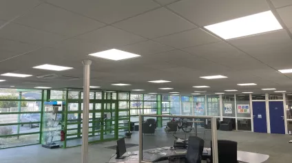 Locaux d'activité à vendre à FLEURINES 60700 - Offre immobilière - Arthur Loyd