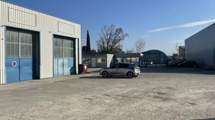 LOCAL D'ACTIVITÉ À LOUER - ORANGE NORD - 335 m² - Offre immobilière - Arthur Loyd
