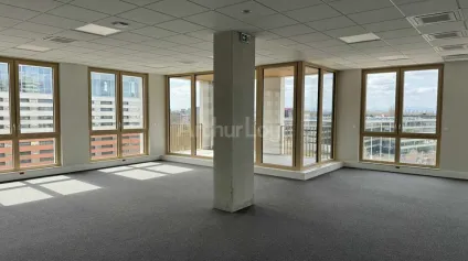 BUREAUX à LOUER de 1047 m² - Offre immobilière - Arthur Loyd