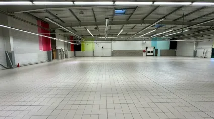 A LOUER LOCAL COMMERCIAL DE1&nbsp;300 m² - BOUFFERE SECTEUR MONTAIGU - Offre immobilière - Arthur Loyd