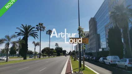 BUREAU OPEN SPACE 209M² A LOUER DANS IMMEUBLE AVEC EMPLACEMENT STRATEGIQUE VUE MER - Offre immobilière - Arthur Loyd