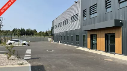 À louer - Local d'activité 940 m² avec bureaux - Vedène / Avignon Nord - Position stratégique A7 / D942 - Offre immobilière - Arthur Loyd