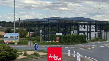 Locaux d'activité à louer au sud de Villefranche sur Saône - Offre immobilière - Arthur Loyd