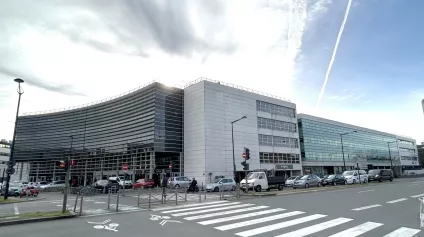 Location local commercial place Ravezies à Bordeaux sur un axe routier passant - Offre immobilière - Arthur Loyd
