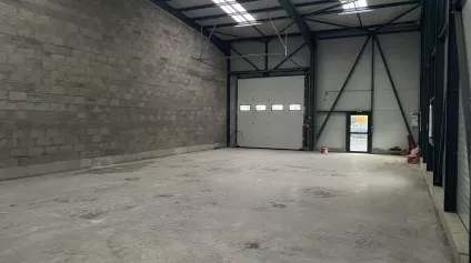 A LOUER LOCAL D'ACTIVITE 198 M² - 29300 QUIMPERLE - Offre immobilière - Arthur Loyd