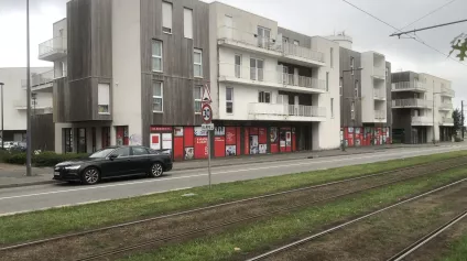 LOCAUX COMMERCIAUX A VENDRE - BOULEVARD DE PLYMOUTH BREST - Offre immobilière - Arthur Loyd