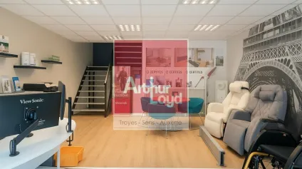 À LOUER  Local d'activités de 438 m²  ZI La Chapelle-Saint-Luc (10) - Offre immobilière - Arthur Loyd