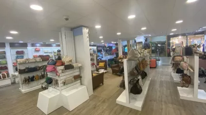 A CÉDER - LOCAL COMMERCIAL - 270 M2 - MONTIVILLIERS, LA LÉZARDE - Offre immobilière - Arthur Loyd