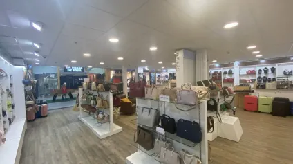 A CÉDER - LOCAL COMMERCIAL - 270 M2 - MONTIVILLIERS, LA LÉZARDE - Offre immobilière - Arthur Loyd