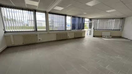 Bureaux à louer à PONT AUDEMER 27500 - Offre immobilière - Arthur Loyd