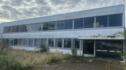 PLUS DE 500M² sur 2 NIVEAUX - MIXTE - ZA LA TOUR - ABREST - Offre immobilière - Arthur Loyd