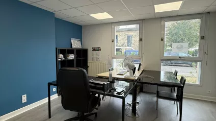 bureaux quartier des lycées. accessible PMR. Parking et parkings gratuits. - Offre immobilière - Arthur Loyd