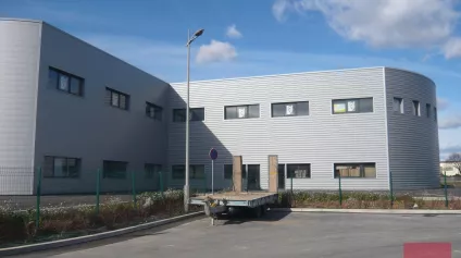 LOCATION BUREAUX ET ENTREPÔT 925 M2 DIVISIBLES - MONTPELLIER EST - Offre immobilière - Arthur Loyd