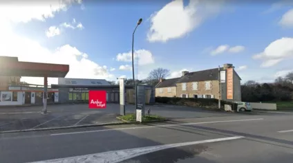 A LOUER LOCAL COMMERCIAL D'ENVIRON 168 m² A PLEUVEN - Offre immobilière - Arthur Loyd