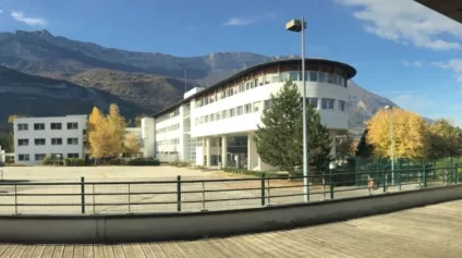 SURFACE DE BUREAUX A VENDRE VARCES A PARTIR DE 93M² AVEC PARKING - Offre immobilière - Arthur Loyd