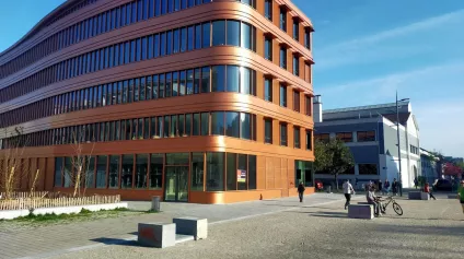 SUPERBE LOCAL COMMERCIAL 258 M² A LOUER GRENOBLE BOUCHAYER TERRASSE - Offre immobilière - Arthur Loyd