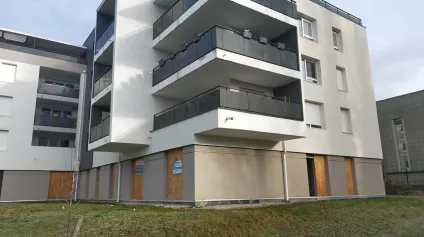 LOCAL COMMERCIAL OU BUREAU NEUF 288 M² A LOUER MEYLAN ZONE INOVALLEE - Offre immobilière - Arthur Loyd