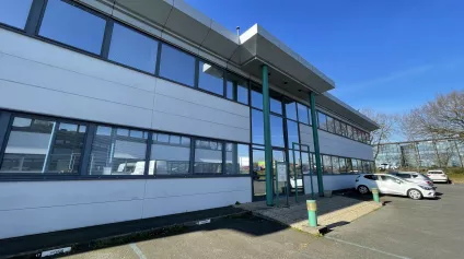 BUREAUX A LOUER - SAINTE LUCE SUR LOIRE - PROCHE GRANDS AXES - Offre immobilière - Arthur Loyd