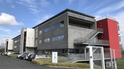 LOCATION BUREAUX A ORVAULT 624 M2 PROCHE PERIPHERIQUE - Offre immobilière - Arthur Loyd