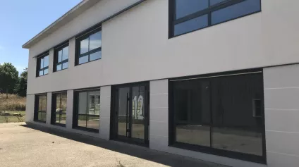 LOCATION - BUREAUX - 50 - 70 m2 - PARKING - GUERANDE - BREHADOUR - Offre immobilière - Arthur Loyd