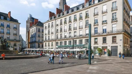 MAGNIFIQUE EMPLACEMENT D'ANGLE PLEIN COEUR DE NANTES - Offre immobilière - Arthur Loyd