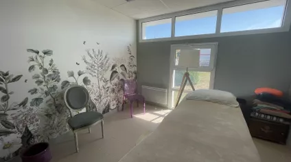 A VENDRE - 560 M2 - BUREAUX - ST HILAIRE DE CHALEON - Offre immobilière - Arthur Loyd