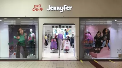 Cellule commerciale disponible dans le CC Cora Bruay la Buissière - Offre immobilière - Arthur Loyd