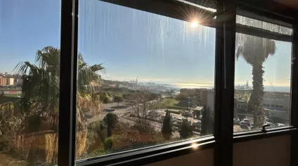 Bureaux de standing rénovés à louer avec parkings en ZFU - 13016 Marseille - Offre immobilière - Arthur Loyd