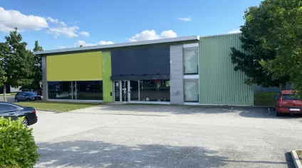 LOCAL COMMERCIAL A VENDRE - ZAC DE QUETIGNY - Offre immobilière - Arthur Loyd